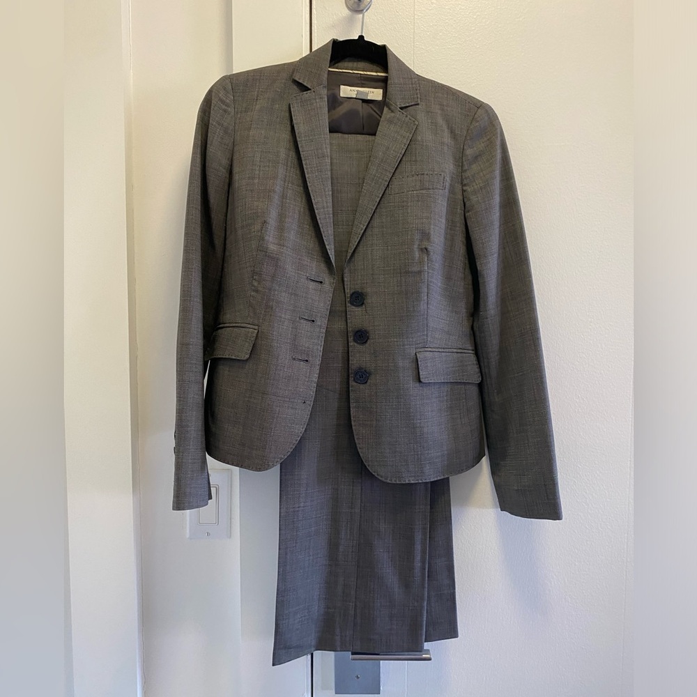 Ann Klein 100% wool suit two pieces (pants) woman